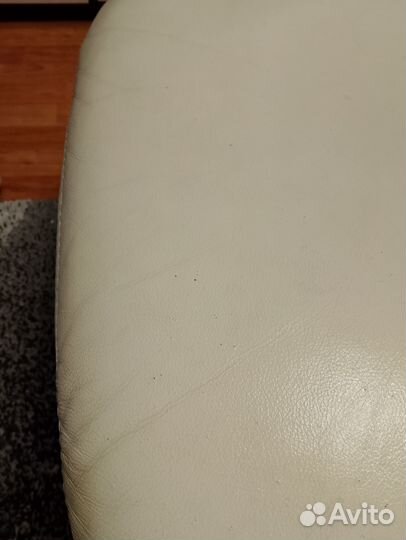 Пуфик из кожи