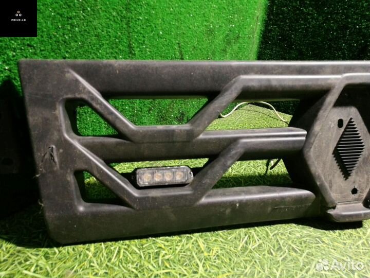 Решетка радиатора верхняя Renault T-Series 2014