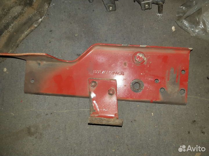 Scania 1379441 кронштейн клапана