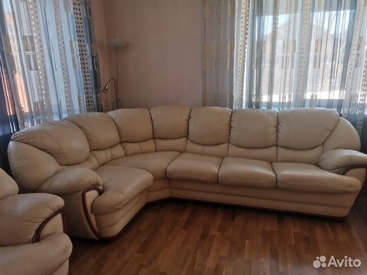 Кожаный угловой диван бу
