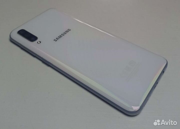 Samsung Galaxy A50 4/64Gb