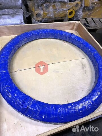 Опорно-поворотный круг Komatsu PC200LC-8