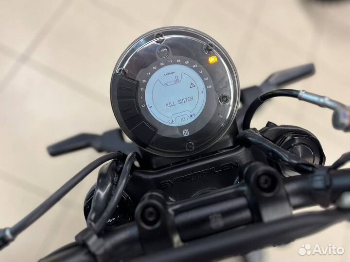 Husqvarna Svartpilen 401