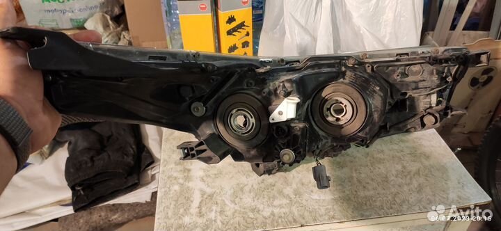 Фары Toyota Corolla