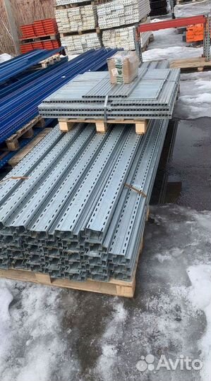 Грузовой стеллаж для рулонов