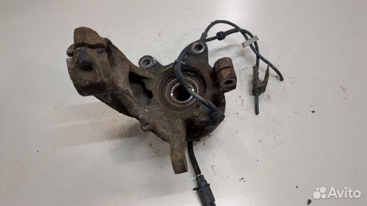 Ступица (кулак, цапфа) левая передняя Ford Cougar