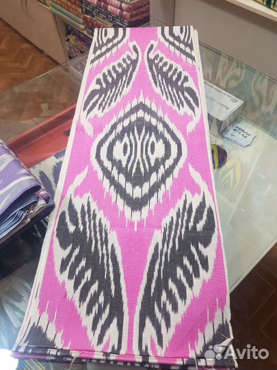 Узбекский шелковый икат ручного ткачества. Адрас