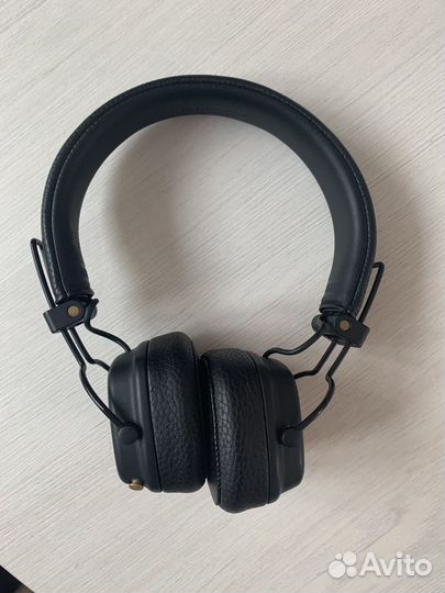 Беспроводные наушники маршал