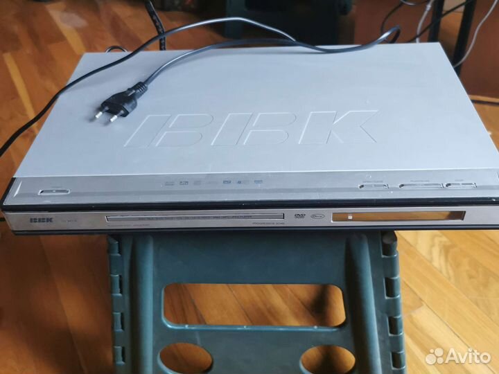 Видеомагнитофон DVD плеер