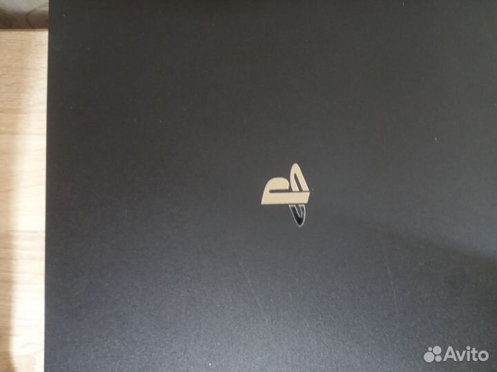 Sony playstation 4 pro 1tb CUH-7208B