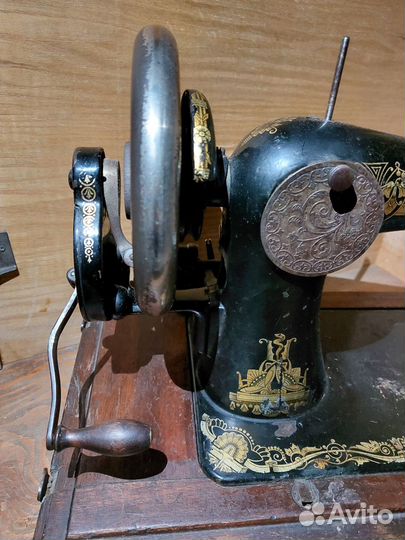 Швейная машинка singer