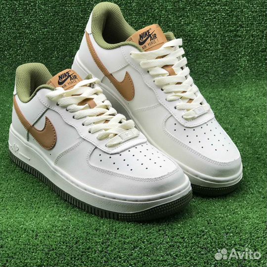 Кроссовки Nike Air Force, бежевый оттенок, 42 разм