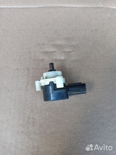 Датчик корректора фар Toyota Crown