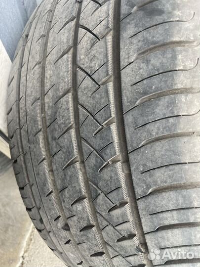 Roadmarch Prime UHP 08 295/35 R21 107W