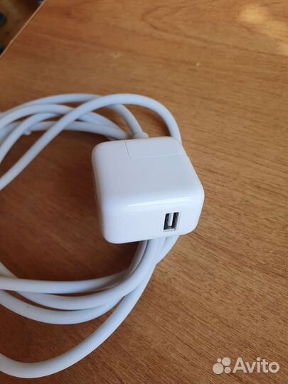 Зарядное устройство Apple Macbook