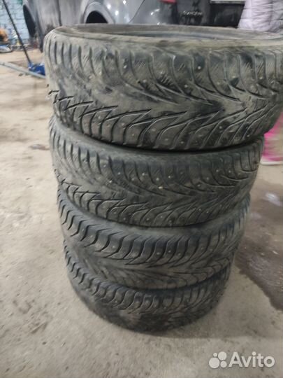 Yokohama IceGuard Stud IG65 215/65 R16 102T
