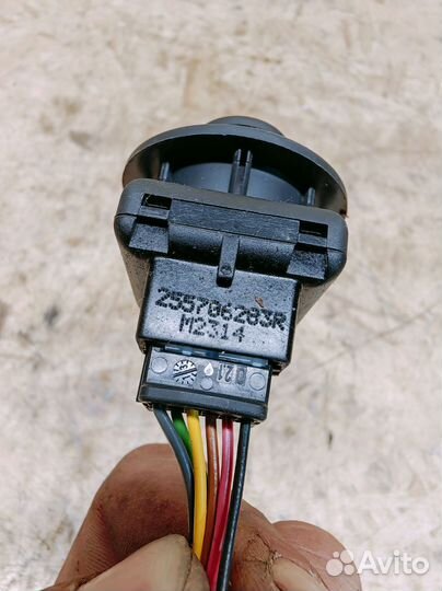 Переключатель регулировки зеркала Nissan Almera