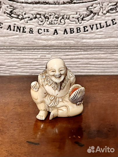 Нэцкэ из кости