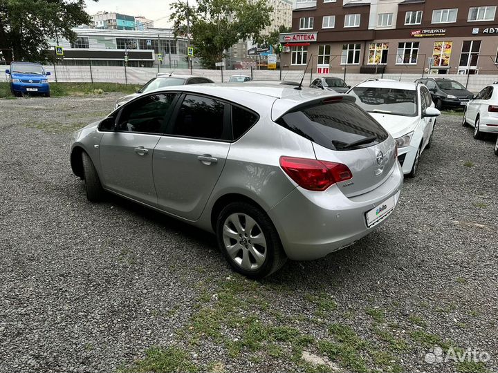 Opel Astra 1.6 МТ, 2012, 210 000 км