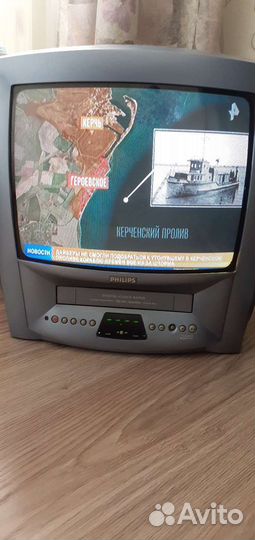 Телевизор с видеомагнитофоном