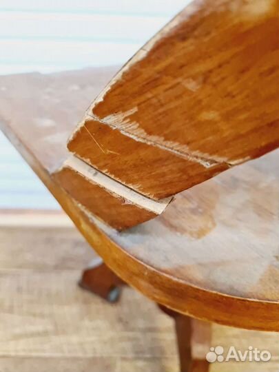 Старинный стул для пианино. Механизм прокручиваетс