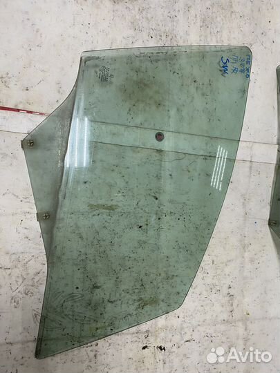 Стекло передней двери Peugeot 307 SW