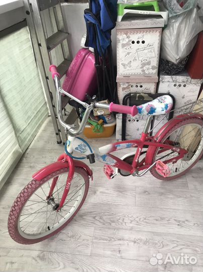 Велосипед для девочки четырех колесный