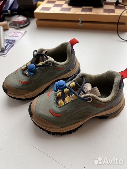 Кроссовки zara 23