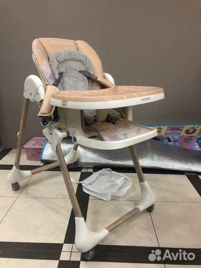 Стульчик для кормления новый Amarobaby