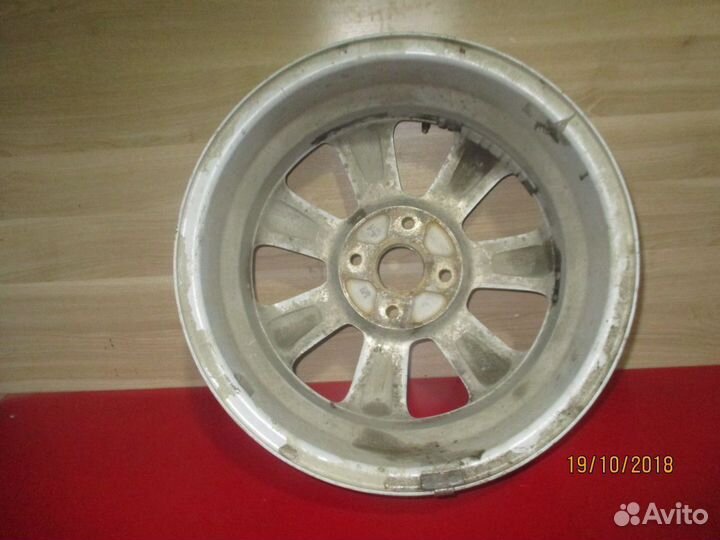 Диск колесный легкосплавный R15 в наличии 3 штуки