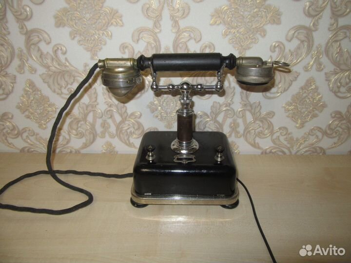 Антикварный телефонный аппарат. 1920-е гг. СССР