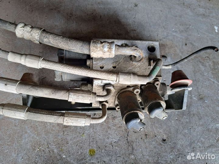 Блок клапанов подвески на BMW Е65 е66