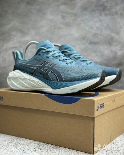 Кроссовки беговые Asics Novablast 4