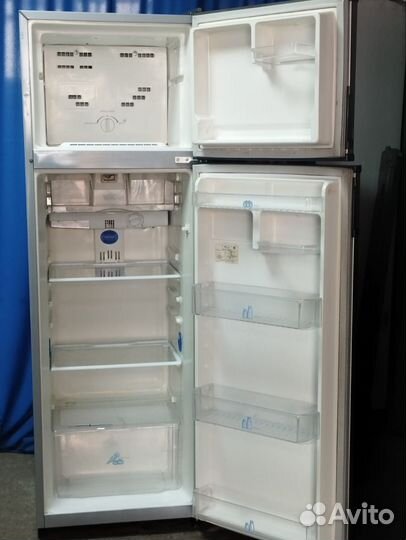 Холодильник Whirlpool / Гарантия 1 год