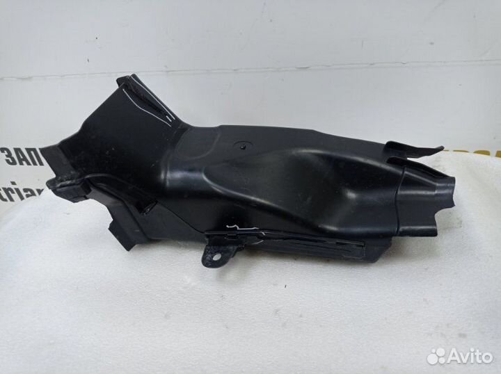 Воздуховод тормозного механизма передний правый