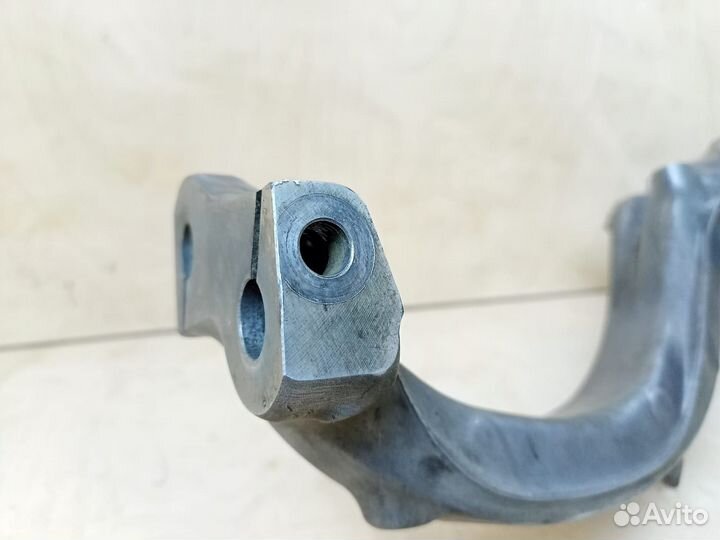 Кулaк пoвоpотный прaвый Audi Q5 8R