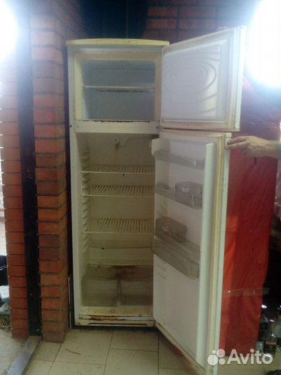 Холодильник б/у