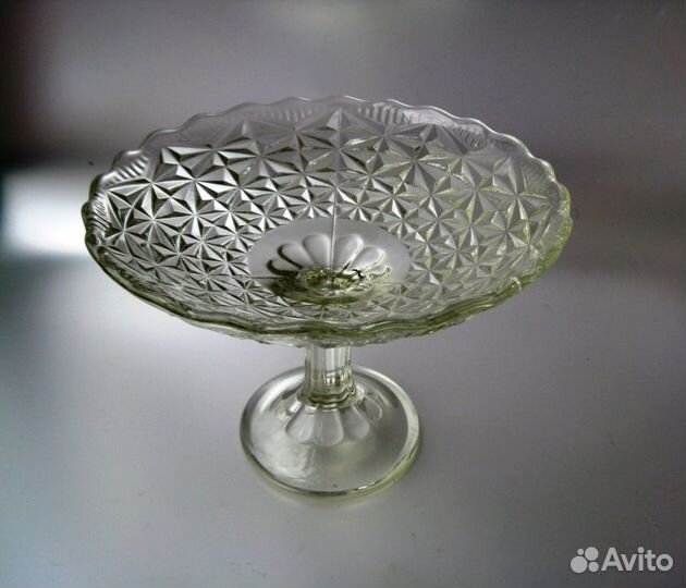 Ваза на ножке бесцветное стекло СССР