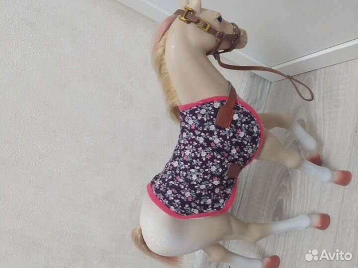 Игрушечная лошадь