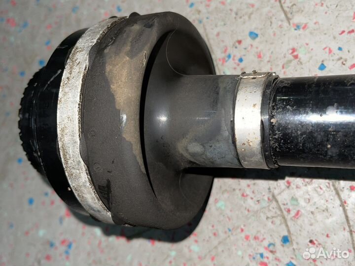 Приводной вал колеса Л задний BMW 7 G12 G11