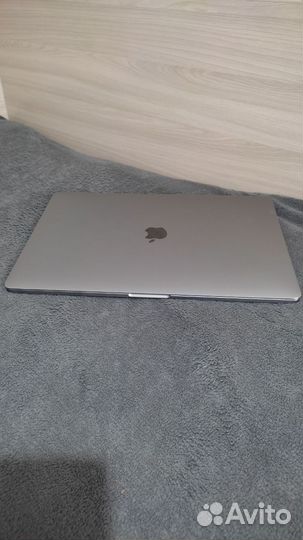Macbook pro 15 2017 i7 16gb