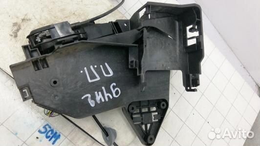 Замок двери передней правой volvo V60 1 (94H02E801