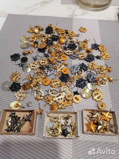 Погоны,шевроны,лычки, кокарды