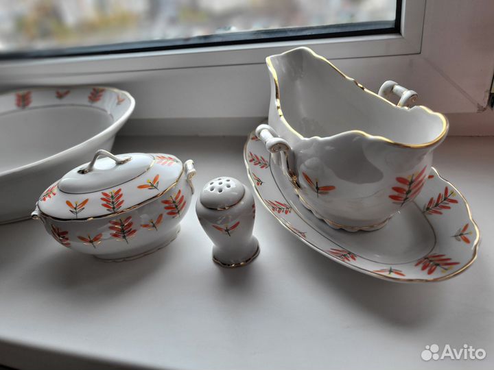 Набор столовой посуды 33 предмета на 6 персон