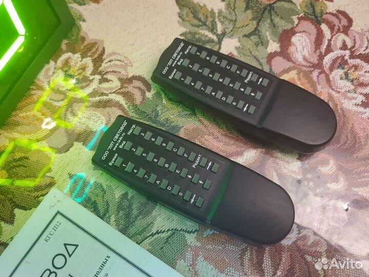 Часы электронные настенные