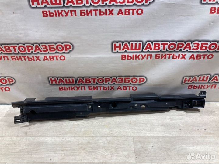 Кронштейн полки багажника левый Bmw X5 (E-70) 2010