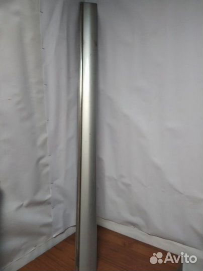 Молдинг двери передний правый Mercedes-Benz