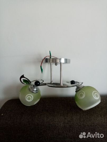 Продам люстру