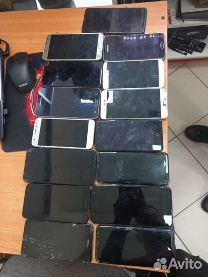 Телефоны на запчасти или под восстановление