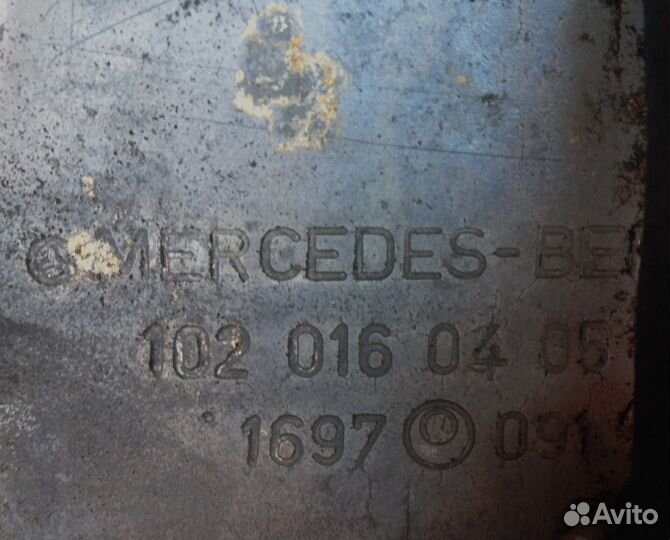 Клапанная крышка Мерседес 123